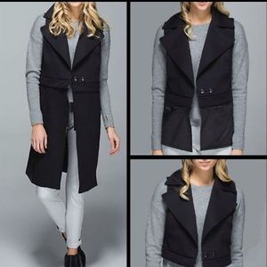 Lululemon quick change trench style vest.